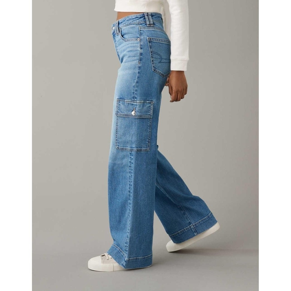 American Eagle 12 Super High Rise Baggy Wide Leg Cargo Stretch Jeans Light Blue - Picture 1 of 16